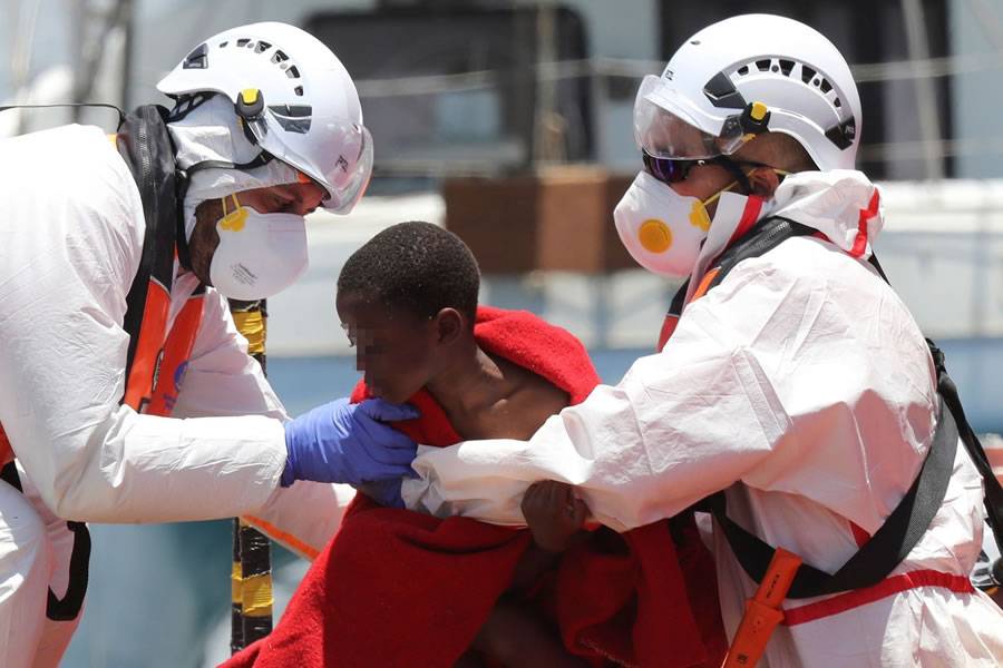 27 people killed trying to get to the Canary Islands in a small boat