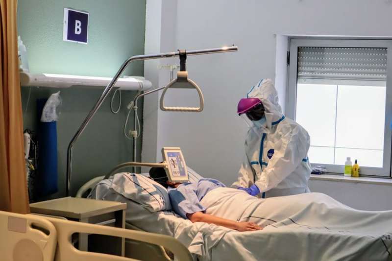 The number of patients hospitalized for Covid in the Canaries drops by 12.9%