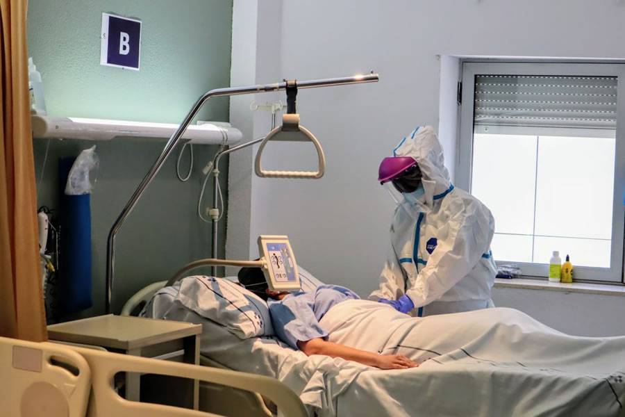 The number of patients hospitalized for Covid in the Canaries drops by 12.9%