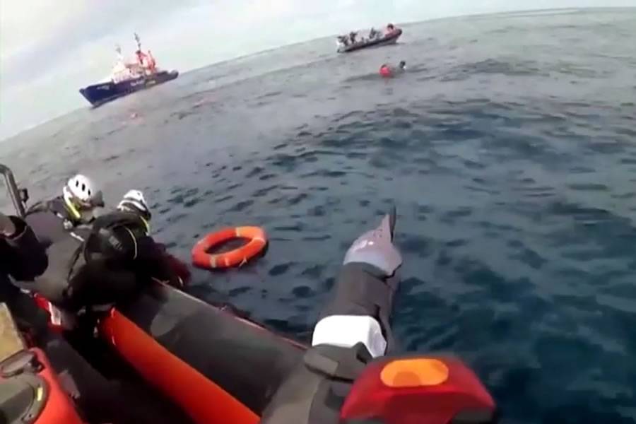 44 people killed trying to reach the Canary Islands in a small boat