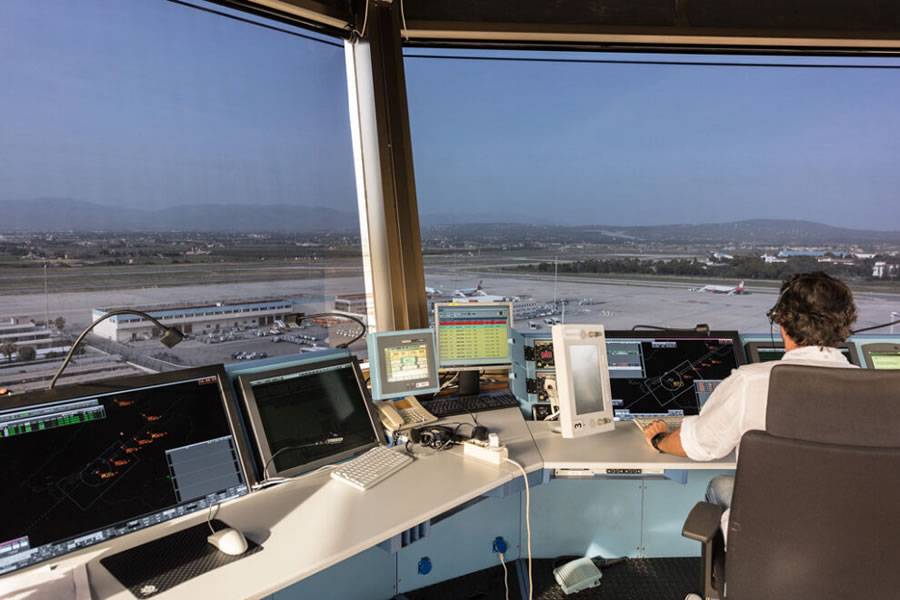 The Canary Islands returned to pre-pandemic flight levels in April