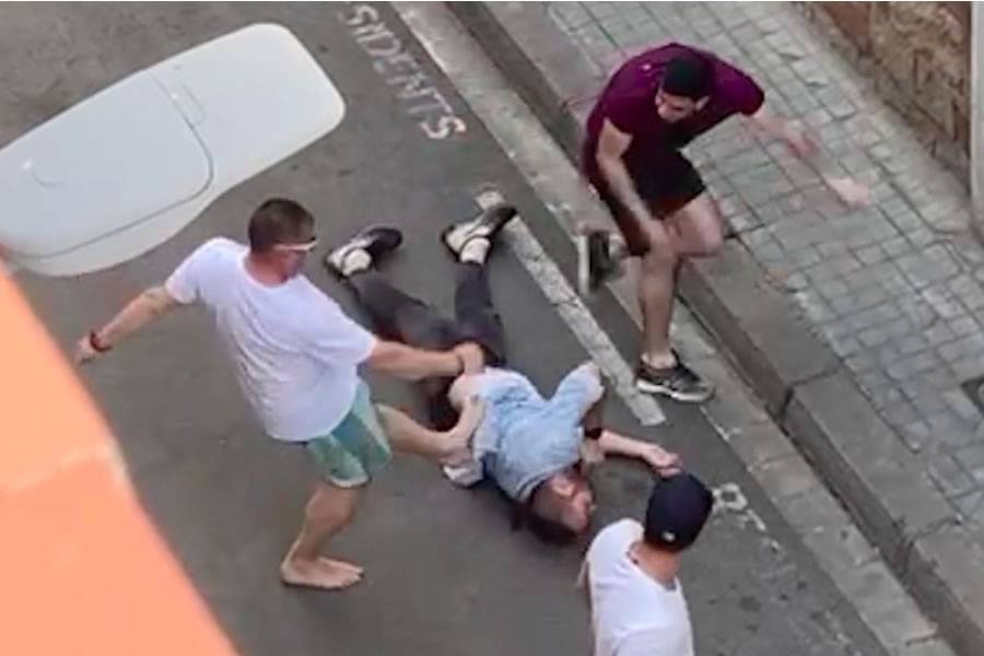 VIDEO: Three tourists arrested for beating up an undercover policeman