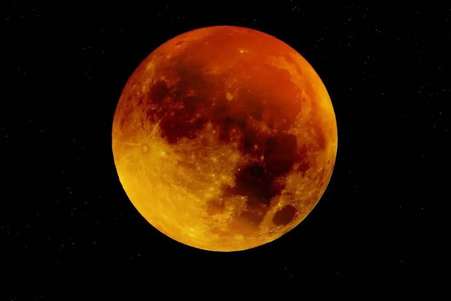 Tonight’s lunar eclipse and blood moon will be visible from the Canary Islands