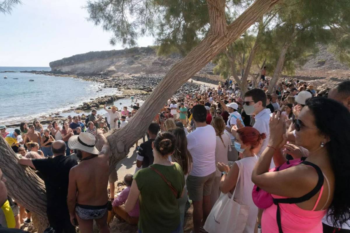 Protestors turn out in force against El Puertito development in Costa Adeje