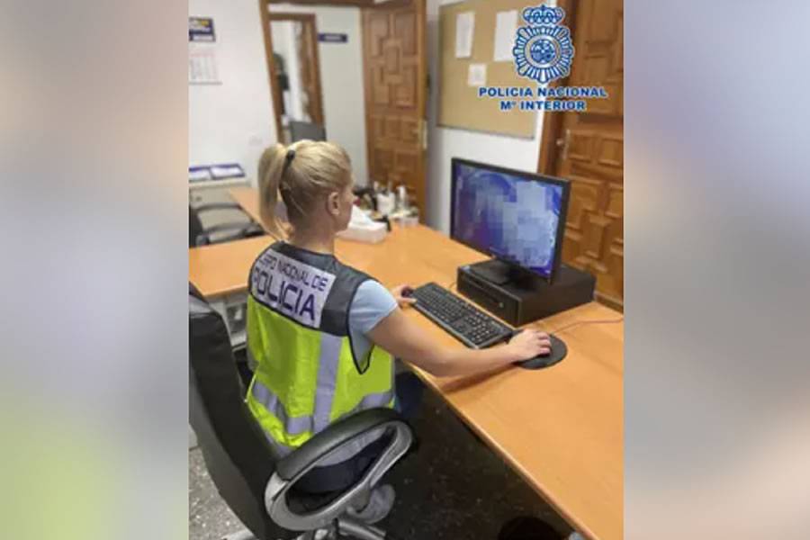Nine people arrested in Tenerife for processing fake residence permits 