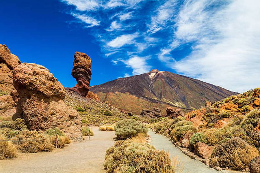 Plans unveiled to ban private vehicle access for visitors to Mt Teide 