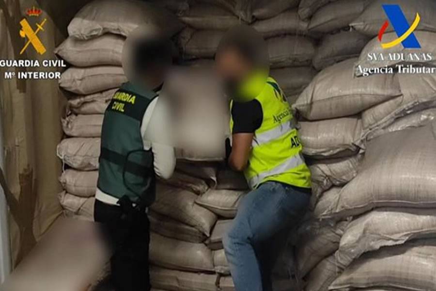 VIDEO: 215 kilos of cocaine found in a container in Las Palmas port