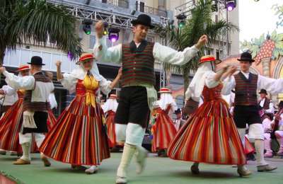 Why is May 30th a bank holiday called Día de Canarias?