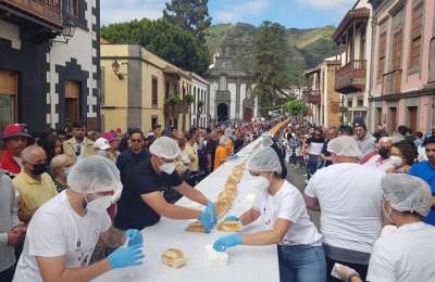 A record breaking 500-metre long chorizo baguette is made in Gran Canaria