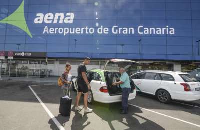 Taxi drivers propose a maximum flat rate of 30 euros for trips to the airport