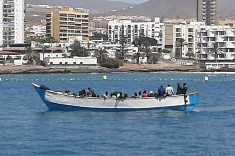 Eight people arrested in Tenerife for organising boats for African migrants