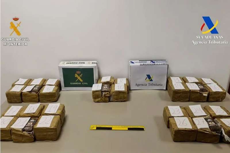 Couple caught with 30 kilos of hashish on their way to Tenerife by ferry 