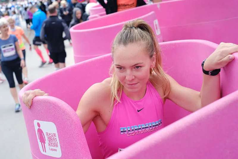 New female urinals for three people to be tested at Carnivals and festivals
