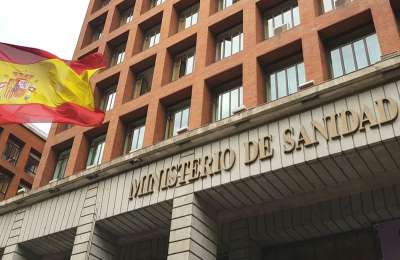 The Ministry of Health corrects Darias on the scope of the fourth vaccine