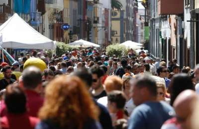 The Canaries population has increased but only because of immigrants