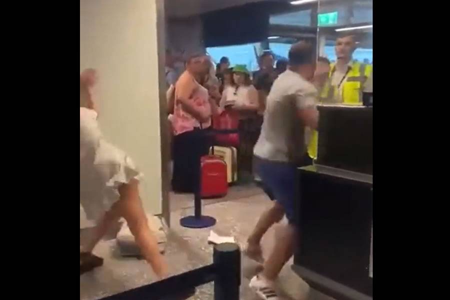VIDEO: Drunk British tourist punches airport security for not letting him on plane