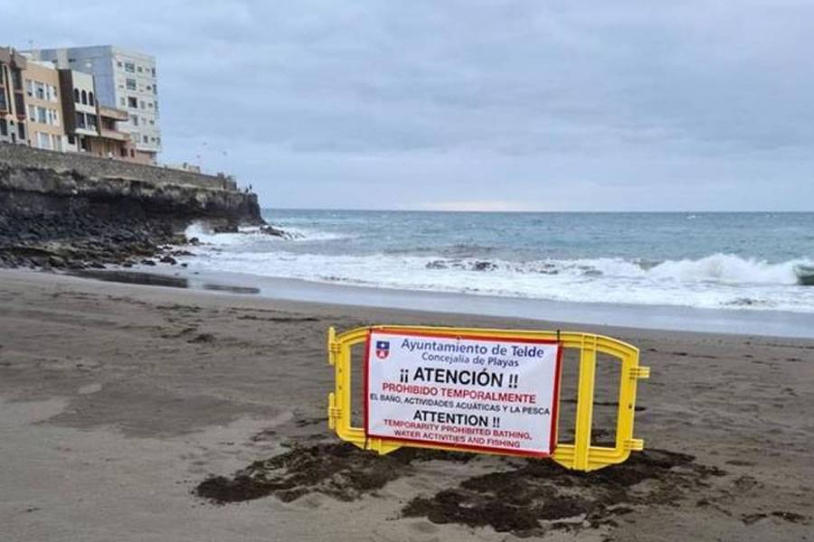 La Garita beach is closed to the public due to a high level of bacteria in the water