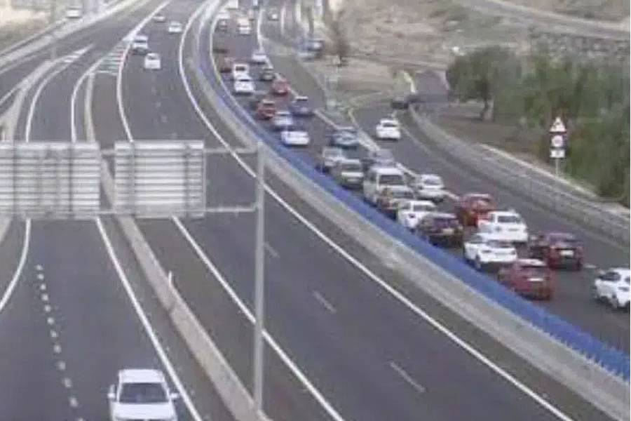 7 injured, including 3 children, in an accident on the TF-1 by Los Cristianos