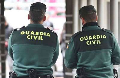 A worker at Tenerife South airport is arrested for stealing 855 euros from a safe