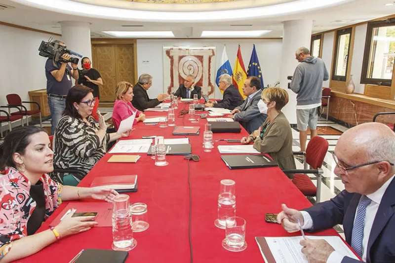 Tenerife joins Gran Canaria at Alert Level 2 due to the risk of Covid