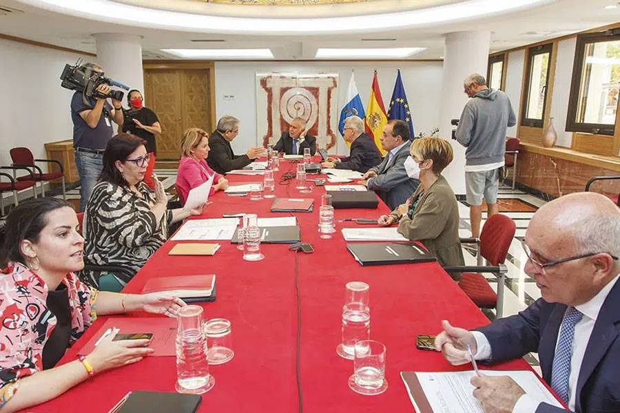 Tenerife joins Gran Canaria at Alert Level 2 due to the risk of Covid