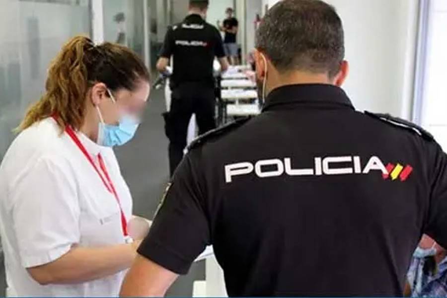 A mother is arrested after trying to kill her 7-year-old son in Tenerife