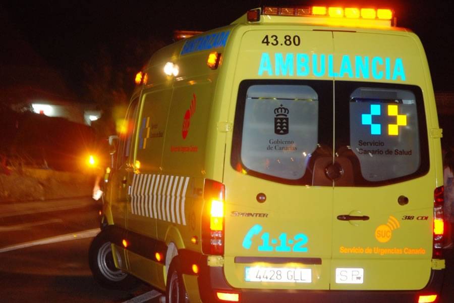 Five injured, one seriously, when a car rolled down a ravine in Guía de Isora