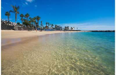 A hot sunny weekend with no weather warnings as heatwave bypasses the islands