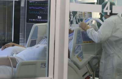 The Canaries doubles infections has ICUs on alert and 120 deaths since June