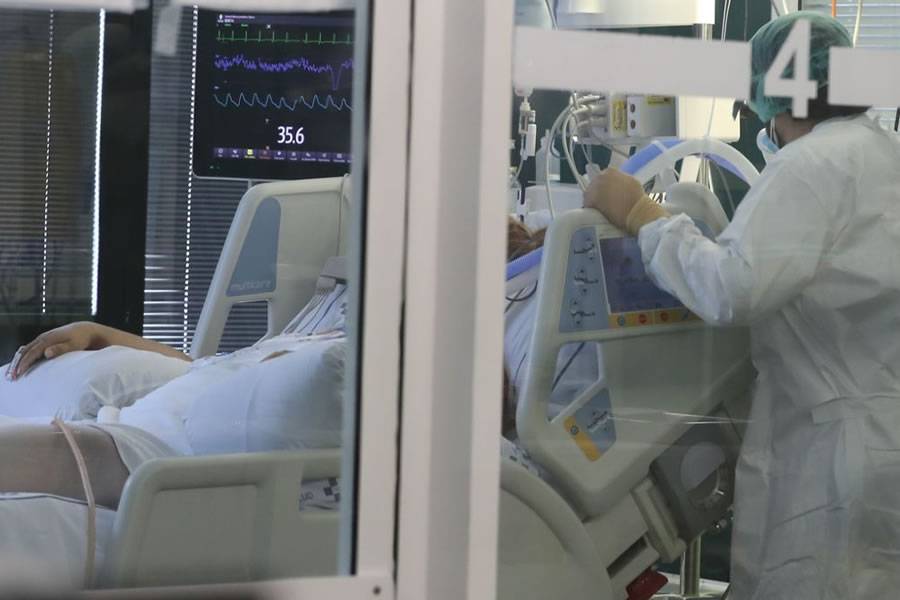 The Canaries doubles infections has ICUs on alert and 120 deaths since June