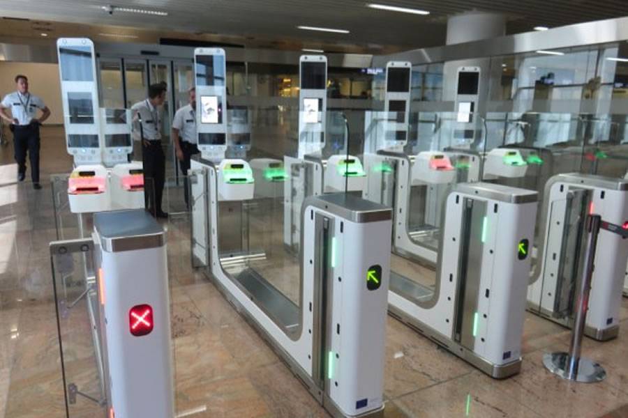 Brits using e-gates at Spanish airports may need additional documents