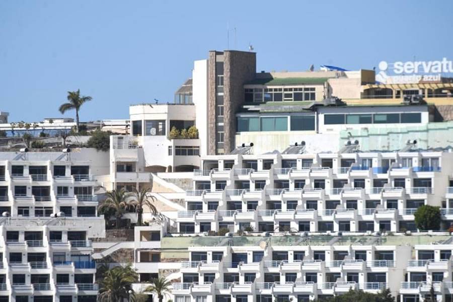 One worker is killed and another is critically injured at a hotel in the Canaries