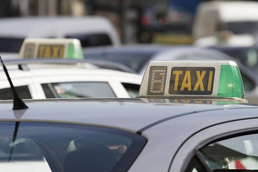 Drug dealing taxi driver arrested for selling cocaine to customers