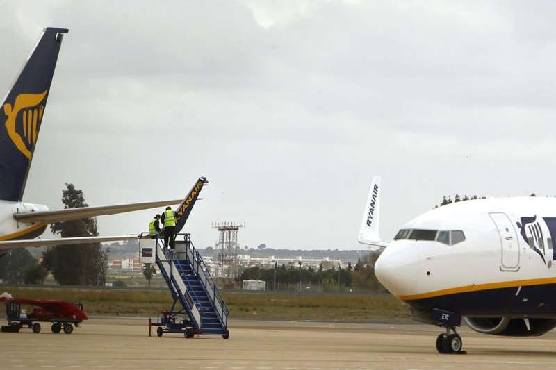 Ryanair cancels ten flights on the first morning of its new strike