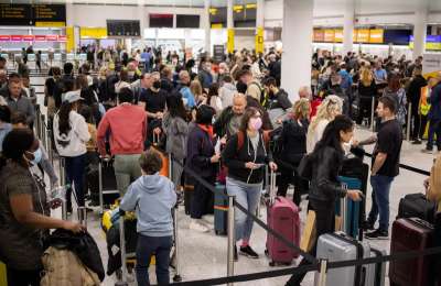 No. Airport workers in Spain are NOT going on strike