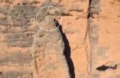 VIDEO: Amazing rescue by Guardia Civil helicopter crew of climbers in Spain