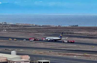 Runway blocked at Tenerife South airport after Ryanair plane aborts takeoff