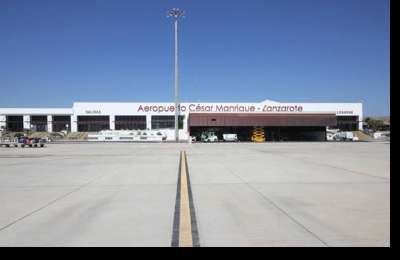 Two emergencies at Lanzarote airport with unconcious passengers on planes