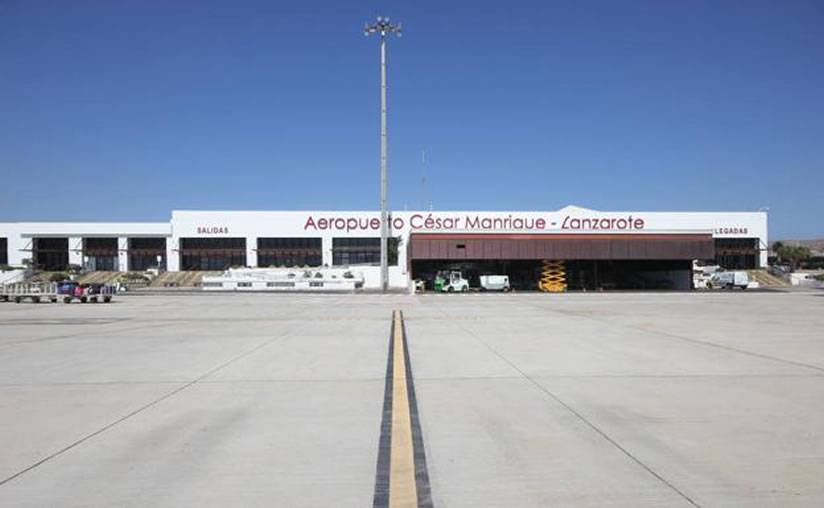 Two emergencies at Lanzarote airport with unconcious passengers on planes