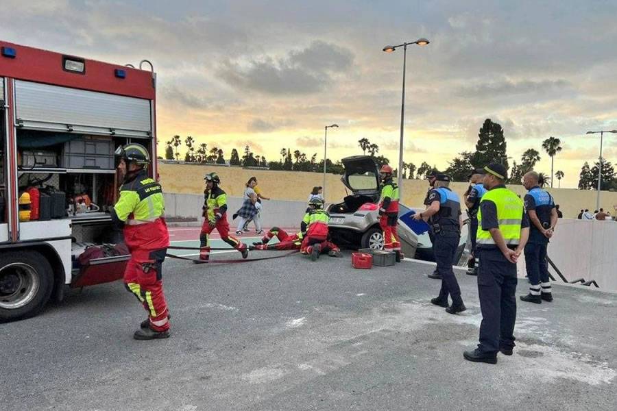 Wrong turn gets driver stuck on a staircase in Gran Canaria