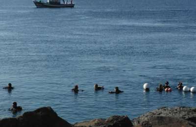 The dead body of a diver is found off the coast of Playa Chica