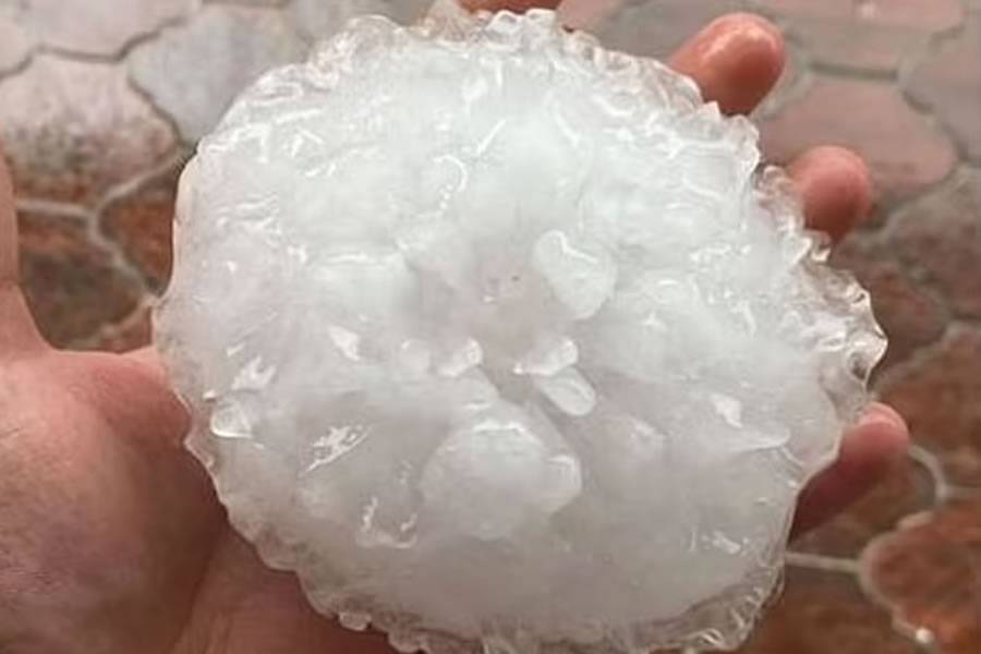 A one-year-old girl is killed by 4 inch hail stone in Spain 