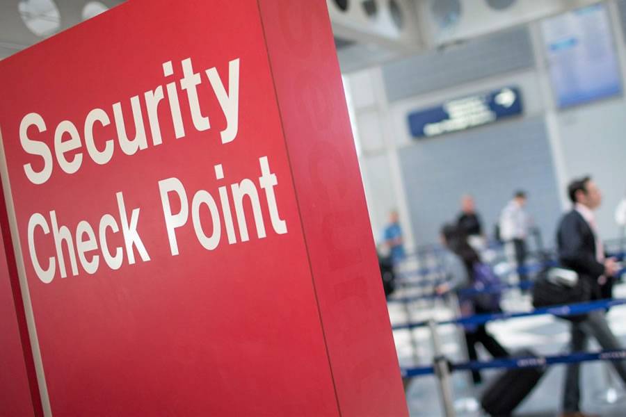 Couple arrested trying to fly to the UK with false passports