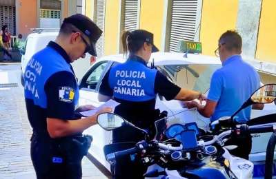 New police campaign in Tenerife targets drivers using mobile phones
