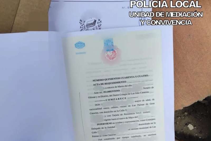 An estate agency is reported for dumping documents with personal data on public roads
