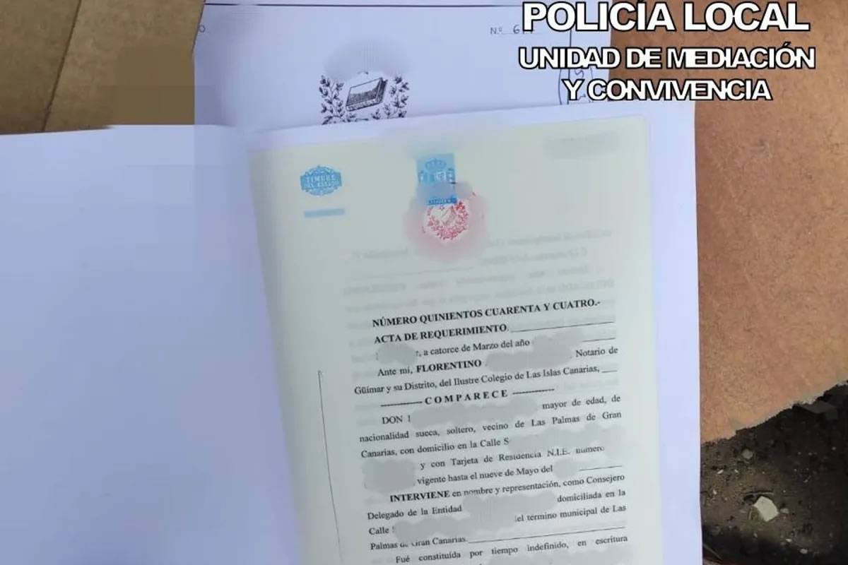 An estate agency is reported for dumping documents with personal data on public roads