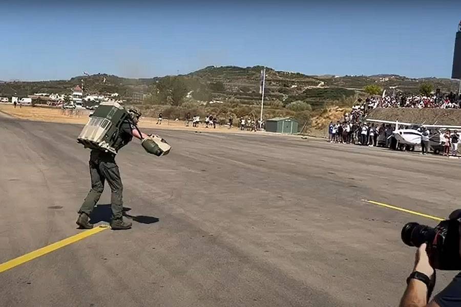 VIDEO: British inventor takes to sky in first flight of Gravity Jet Suit in Spain