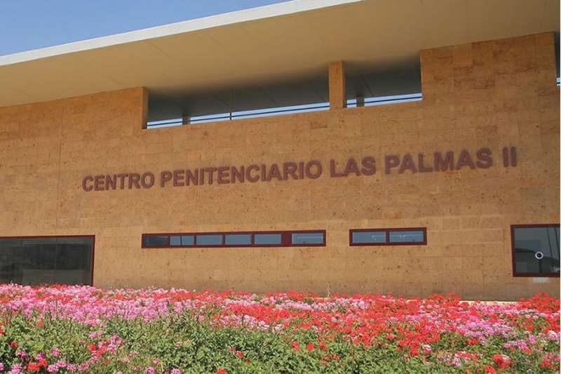 Woman caught smuggling heroin into Las Palmas prison for her son