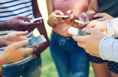More than 20% of young people in the Canaries admit to being hooked on technology