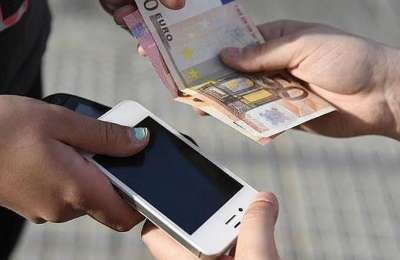 Delivery men arrested in Tenerife for stealing 26,000 euros worth of mobile phones 